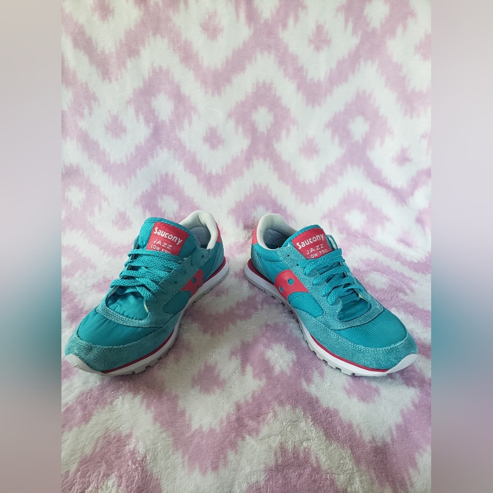 Saucony Aqua and Coral Running Shoes